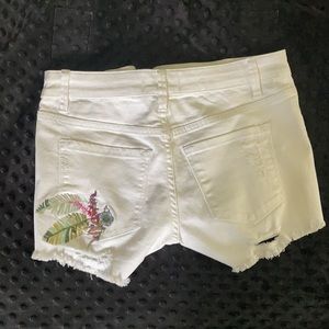 RACHEL ROY girlfriend  white jeans short S 24 NWOT
